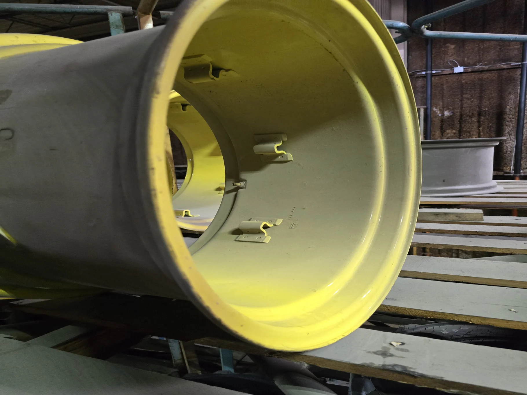 15 X 24 6 CLAMP WHEEL YELLOW 041842600572