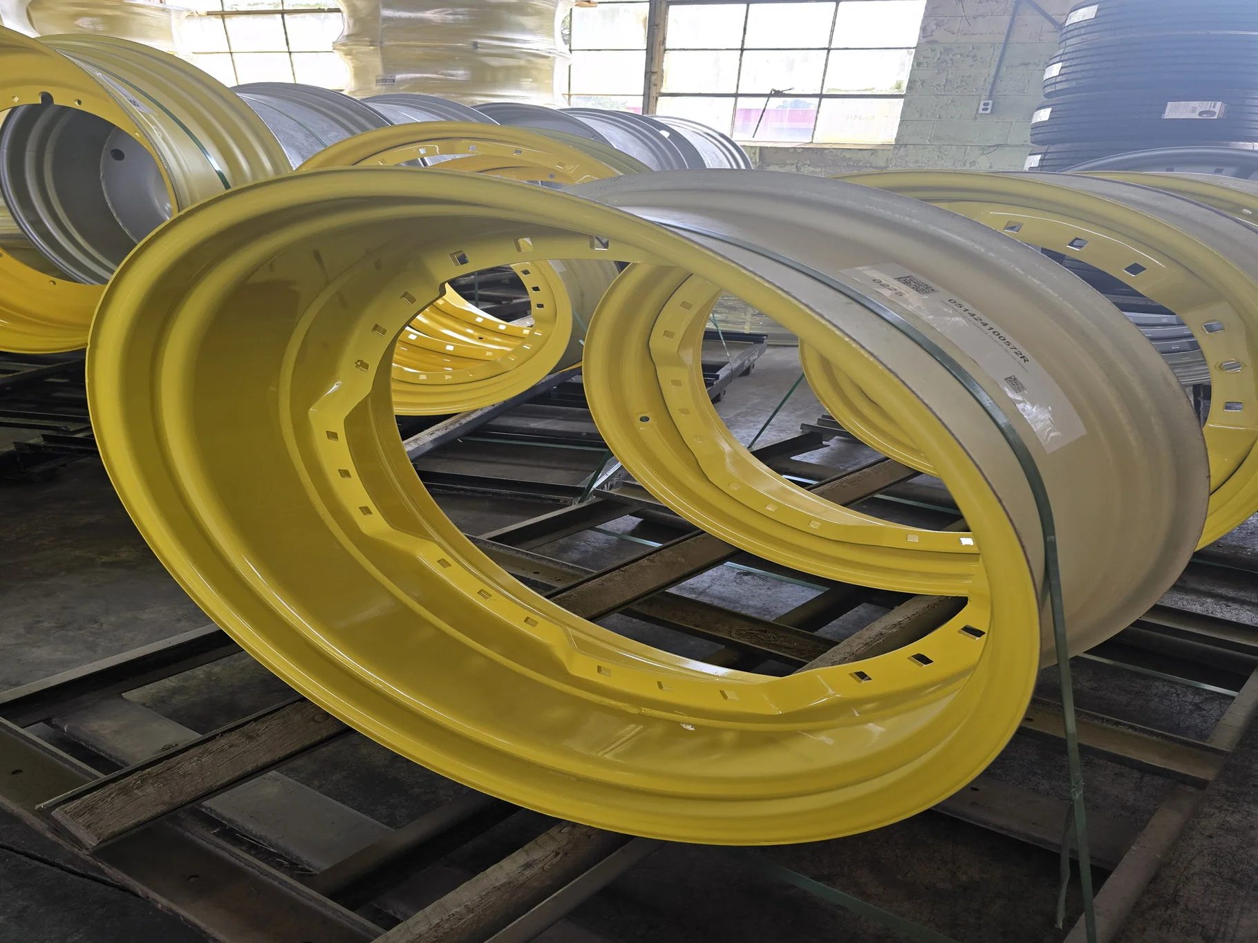 13 X 34 WAFFLE 24-29.25 YELLOW WHEEL