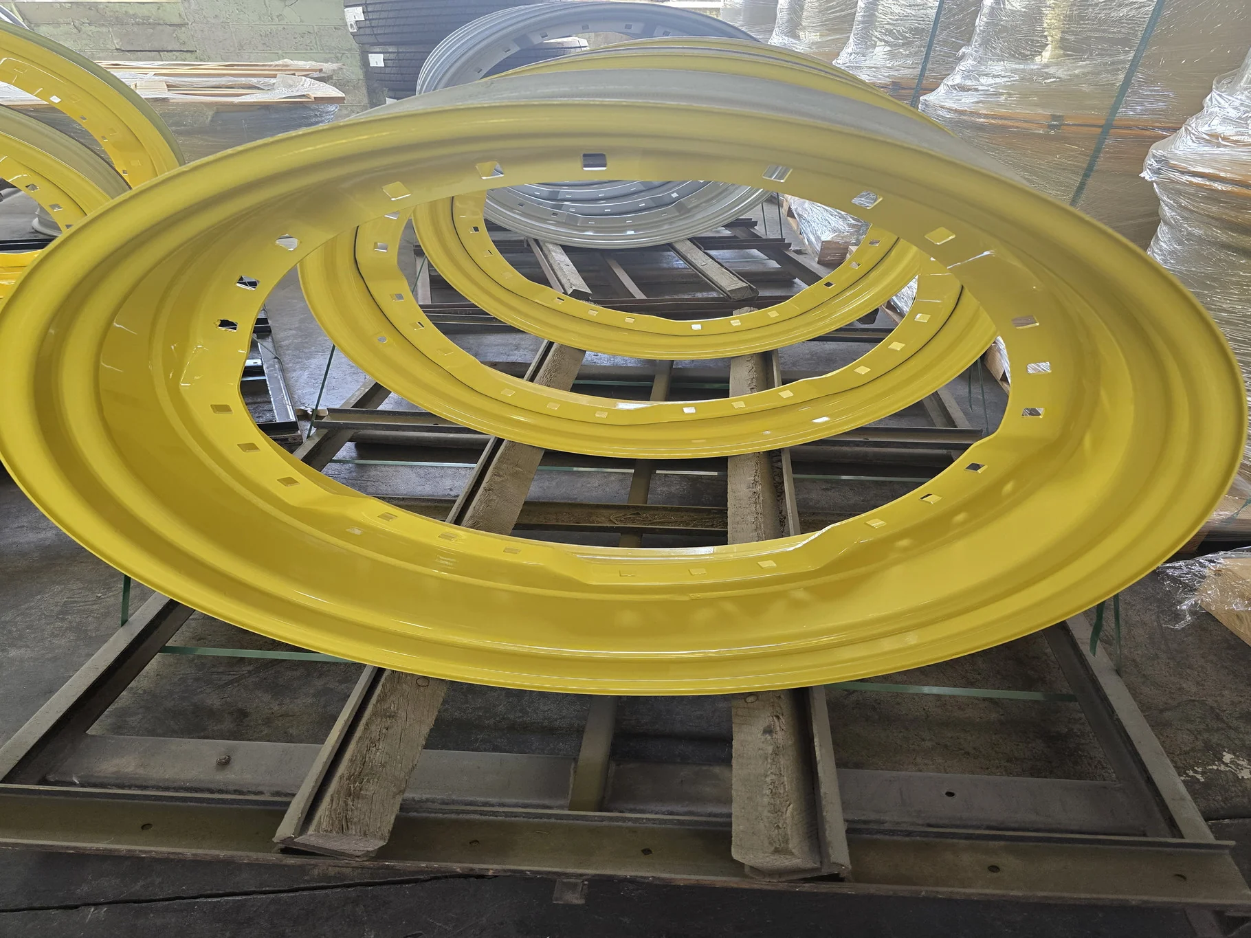 13 X 34 WAFFLE 24-29.25 YELLOW WHEEL image 2