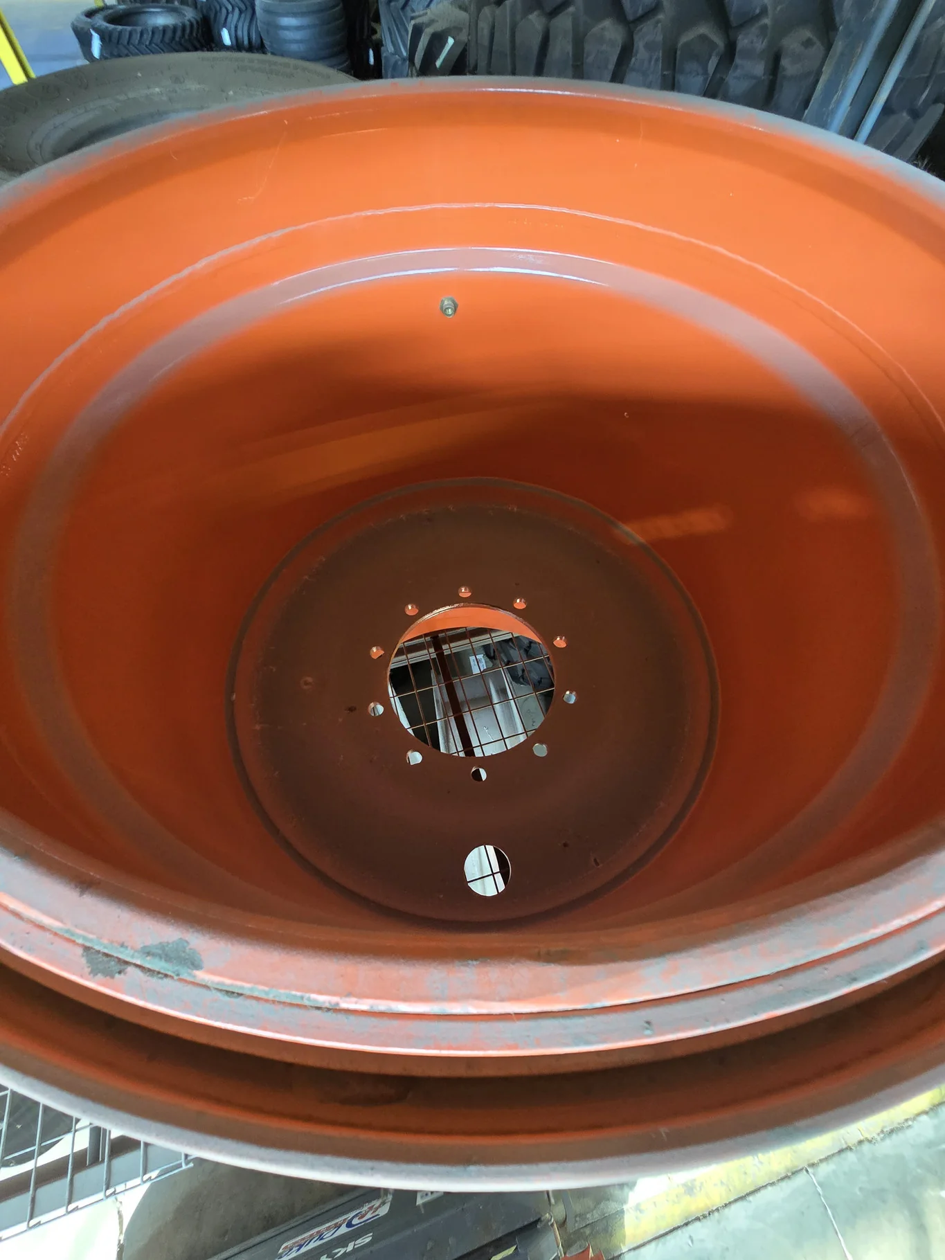 44 X 32 10-13.19-11.07 1.97 OUTSET CLAAS ORANGE WHEEL image 2