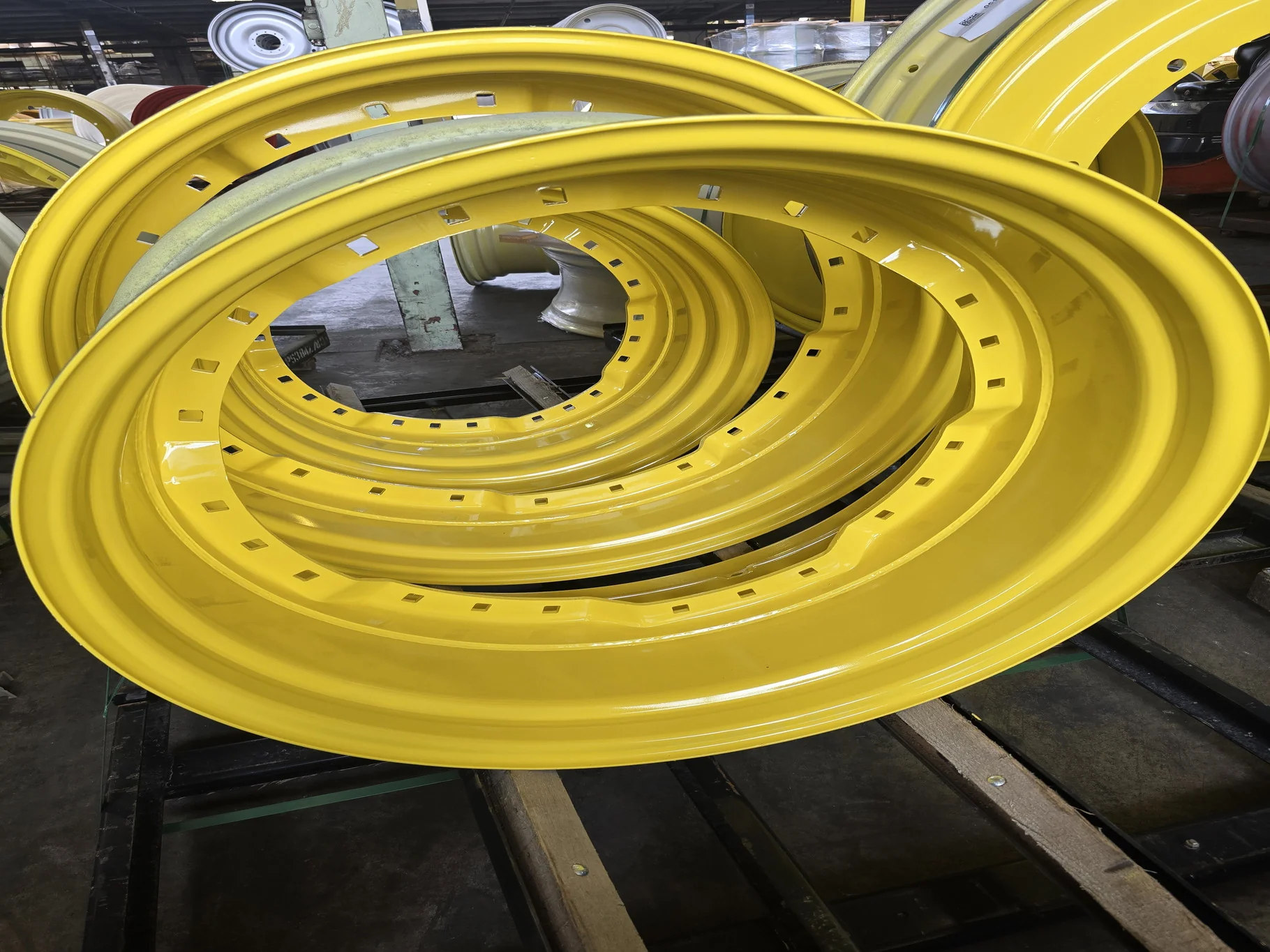 15 X 34 WAFFLE 24-29.250-4.91 3 BOLT YELLOW 051530100572 image 2