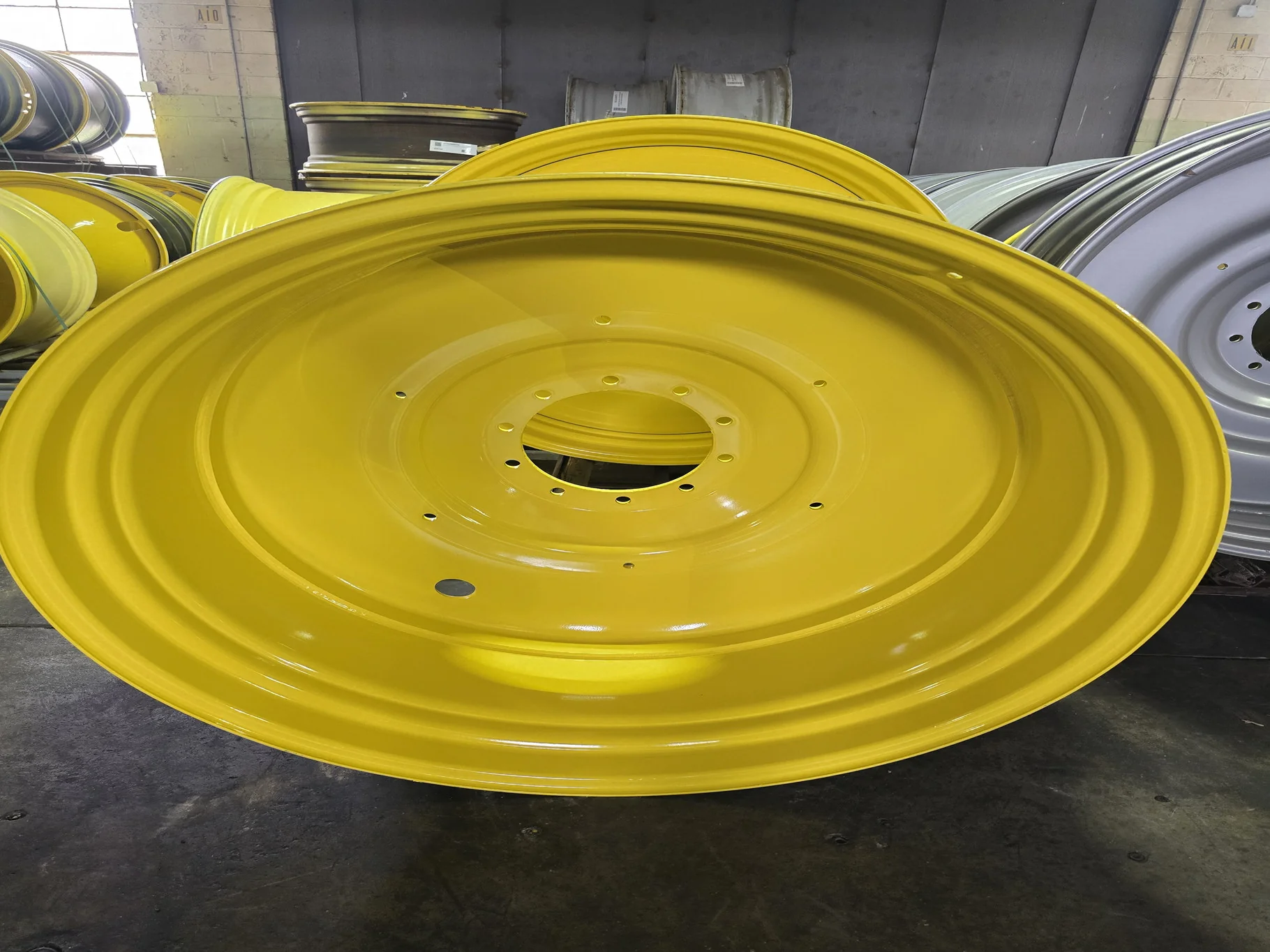 20 X 46 10-13.19-11.07 -21.5FS DUAL YELLOW WHEEL