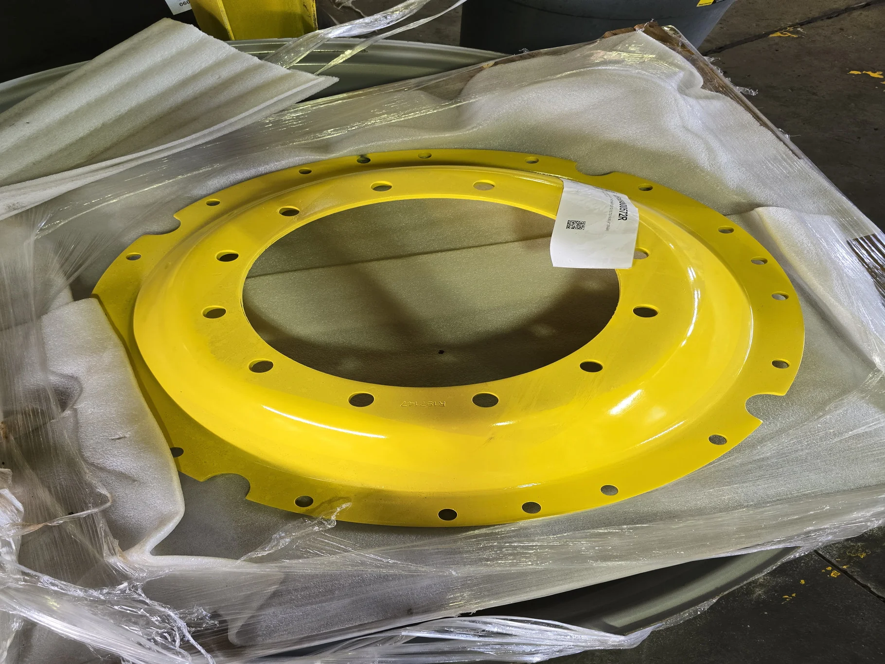 DISCS 34" HD WAFFLE 12-16.732-14.60 (4" DRAW) .906 BH YELLOW