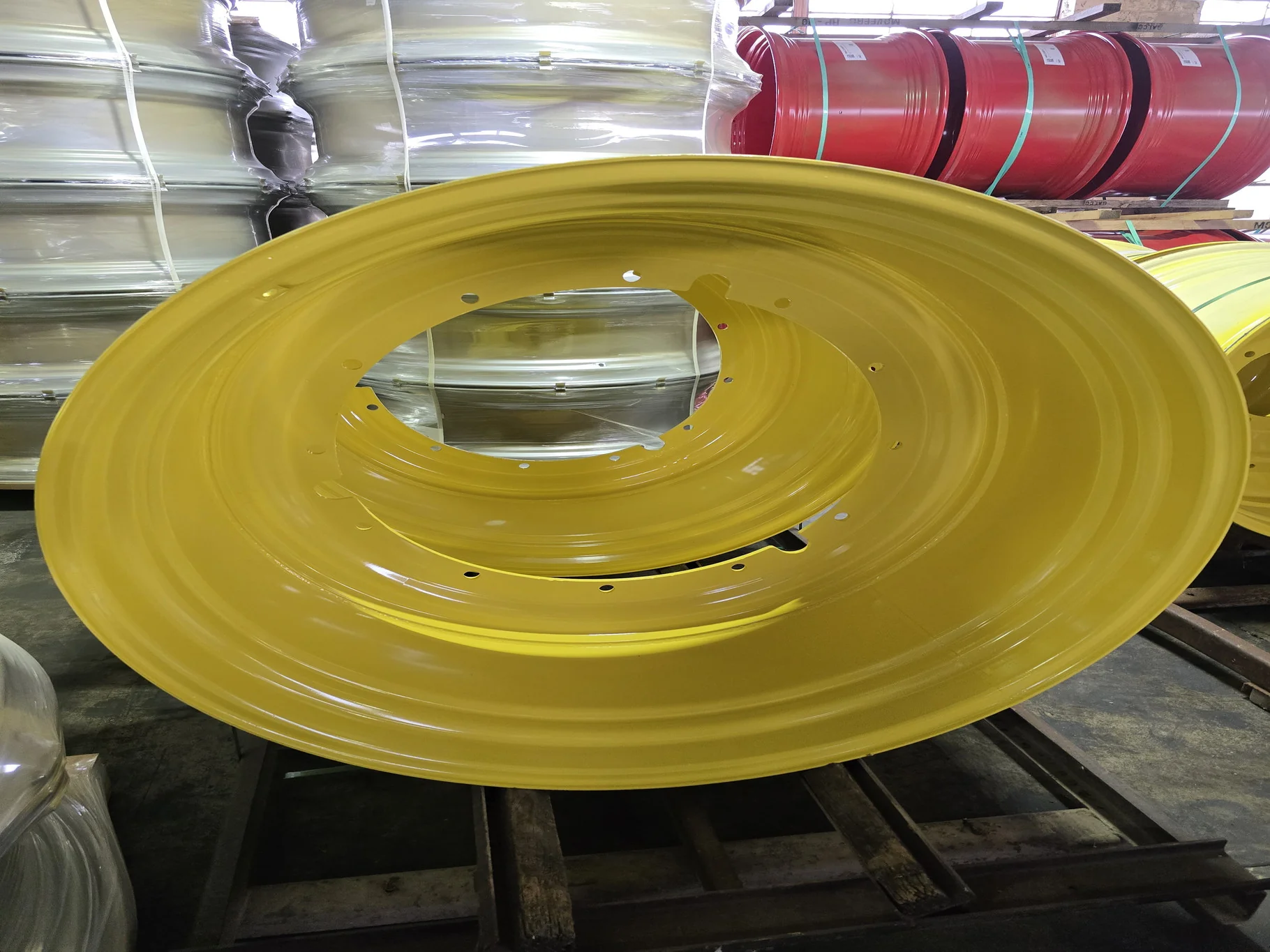 25 X 46 12-32.047-30.07-4.92 OUTSET RIM AND RAIL YELLOW 052148600572 image 2