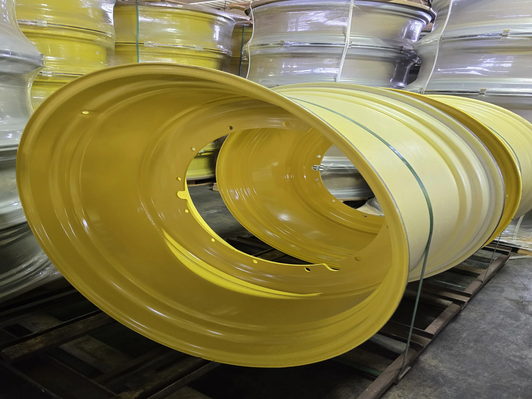 25 X 46 12-32.047-30.07-4.92 OUTSET RIM AND RAIL YELLOW 052148600572 image 3