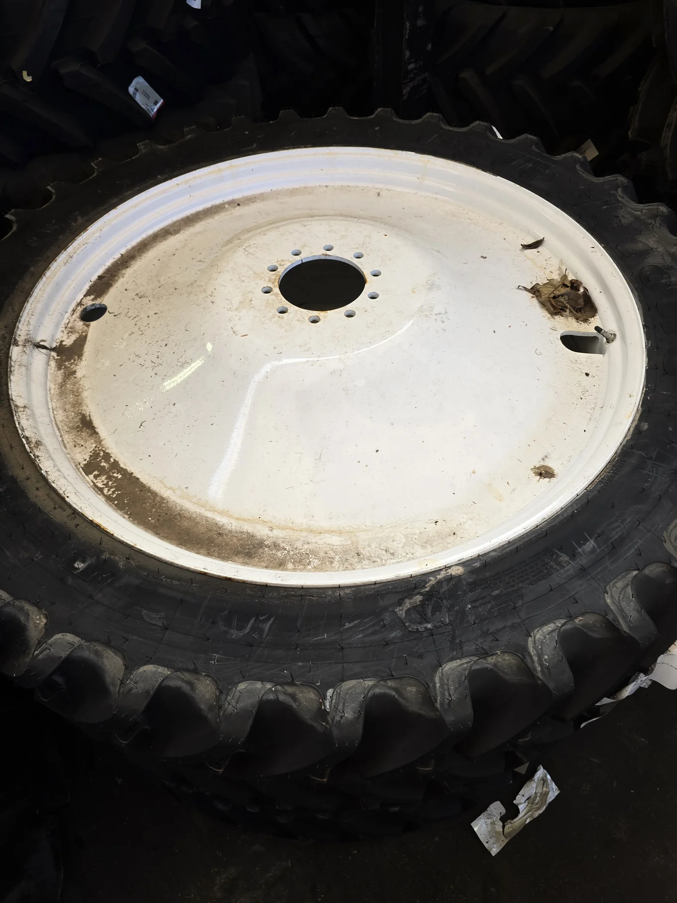 8 X 48 10-8.858 -5.91IN WHITE WHEEL