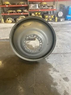 Used 18 X 38 CIH 20 Bolt Dolly Dual