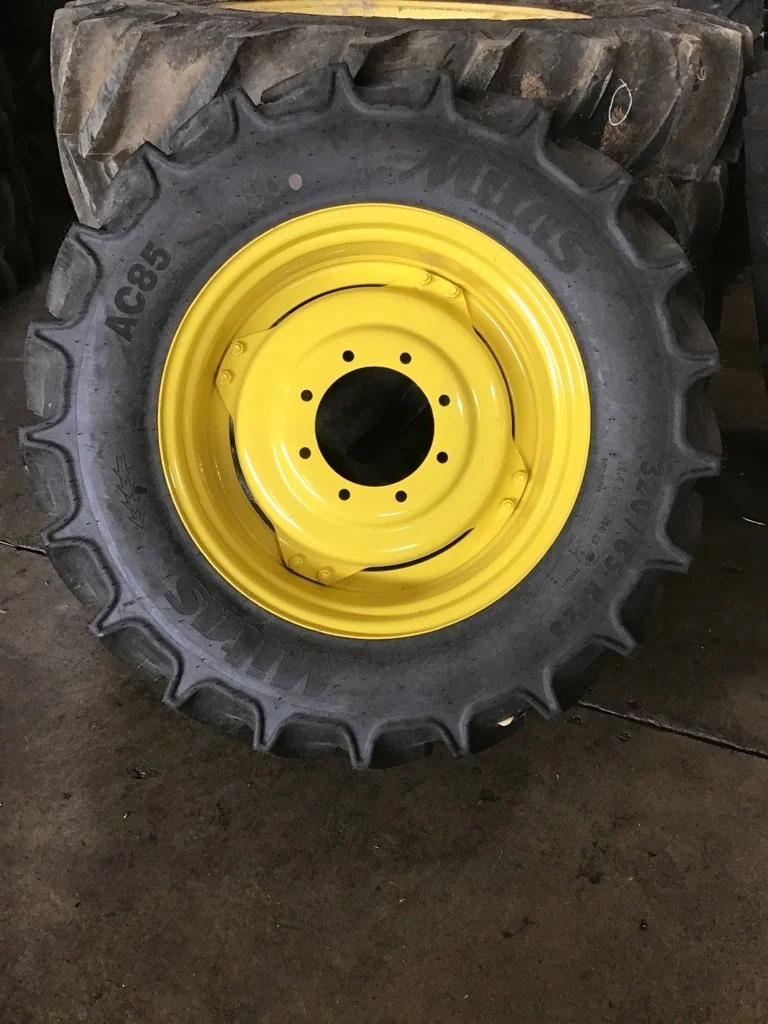 Take-Off 320/85R28 124A8 Mitas AC85 TL R-1W 95-100% on 10 X 28 8-10.82-8.78 4/2 Rail Yellow