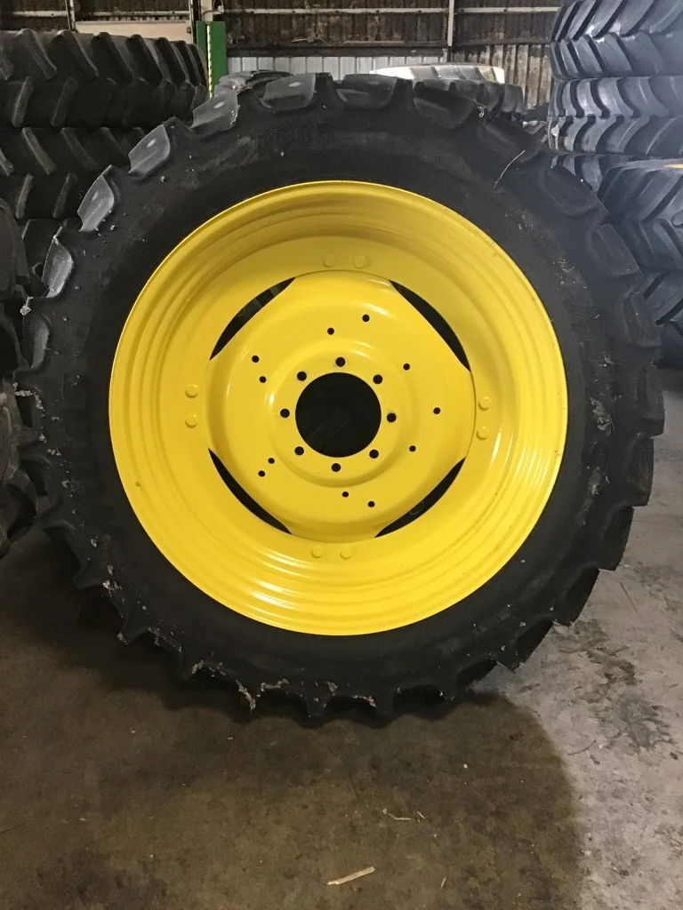 Take-Off 320/90R42 151A8 Mitas AC85 TL R-1W 95-100% on 10 X 42 8-10.82-8.78 4/2 Rail