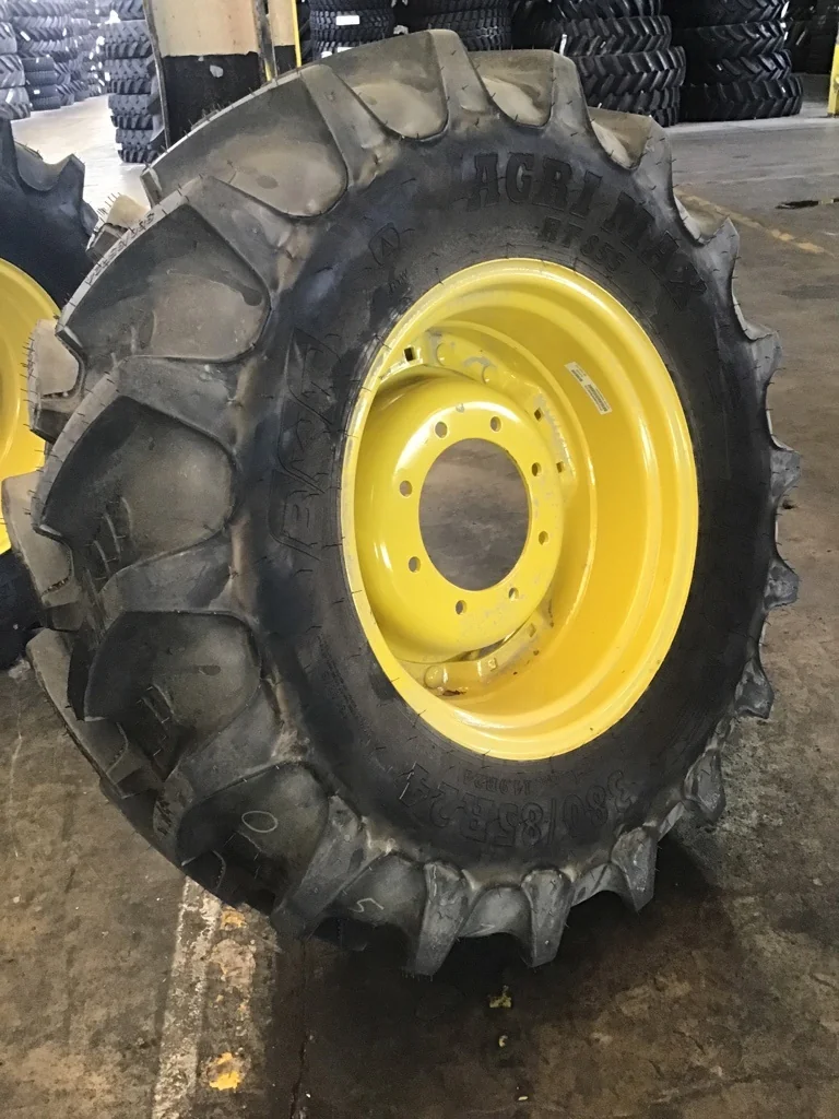 Take-off 380/85R24 131A8/B BKT Agri Max RT 855 TL R-1W 95-100% on 12 X 24 8-10.82-8.78 image 2