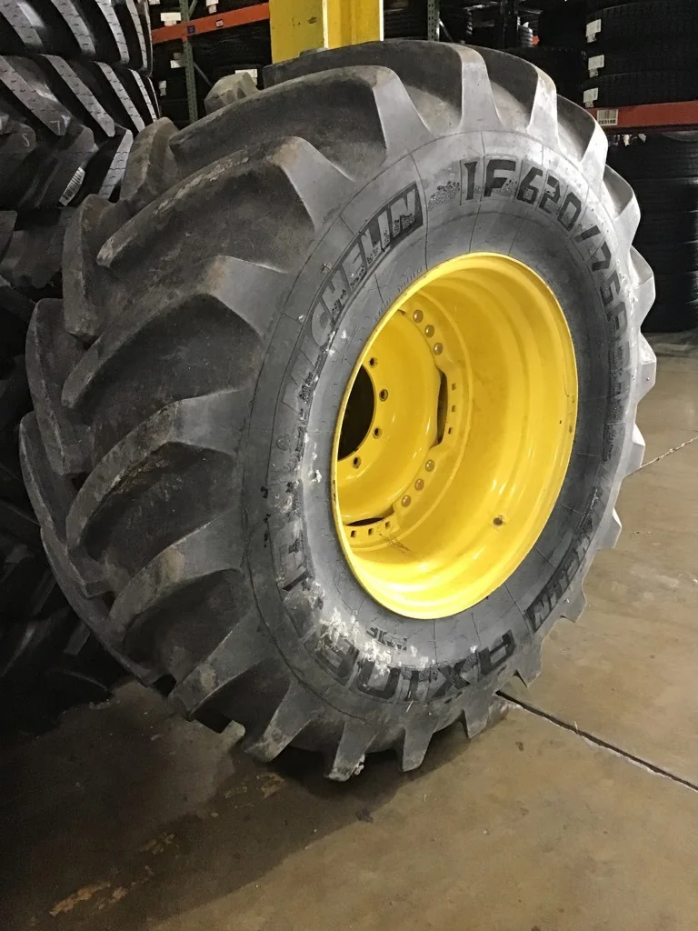 Used IF620/75R30 164D Michelin Axiobib R1-W 90-95% on 20 X 30 10-13.19-11.07 Titan Waffle 3 Bolt image 2