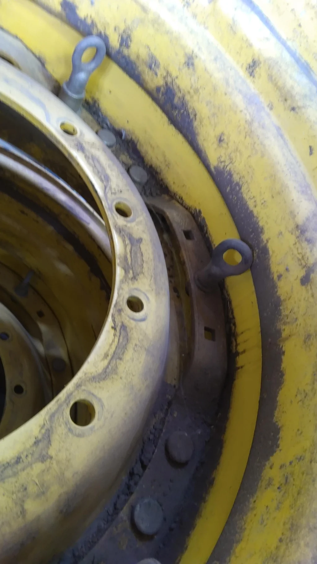 Used 20 X 34 12-19.685-17.651 Titan Waffle 3 Bolt Yellow Wheel w/ Disc (Assembly)