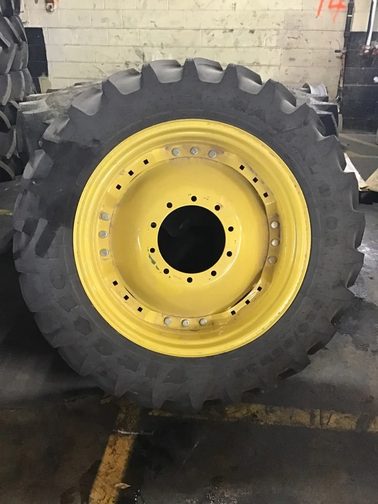 Take-Off 320/85R34 133B Firestone Radial 9000 TL R-1W 95-100% on 10 X 34 10-13.19-11.07 Waffle 3
