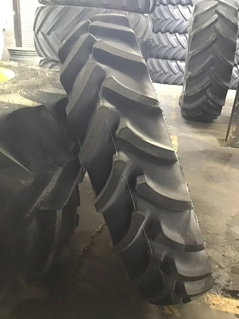 Take-Off 320/85R34 133B Firestone Radial 9000 TL R-1W 95-100% on 10 X 34 10-13.19-11.07 Waffle 3 image 3