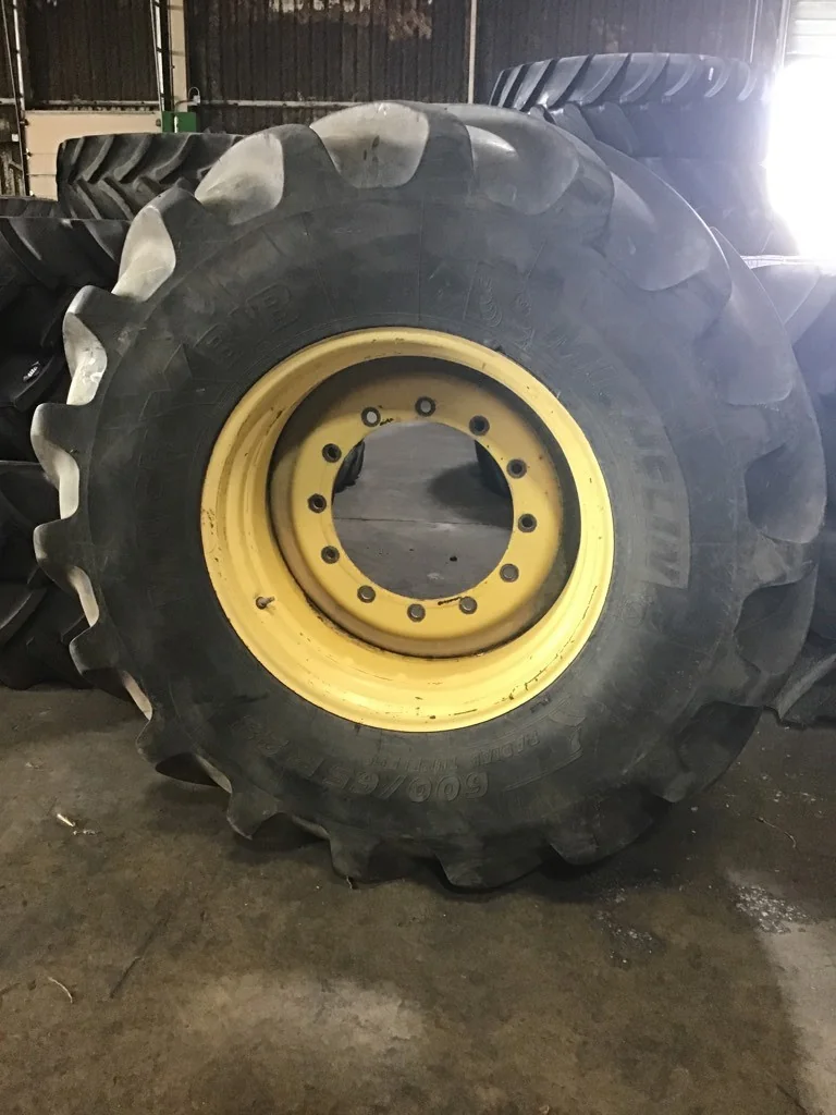 Used 600/65R28 154D Michelin MachXbib TL R-1W 75-80% On 18 X 28 12-16.732-14.620