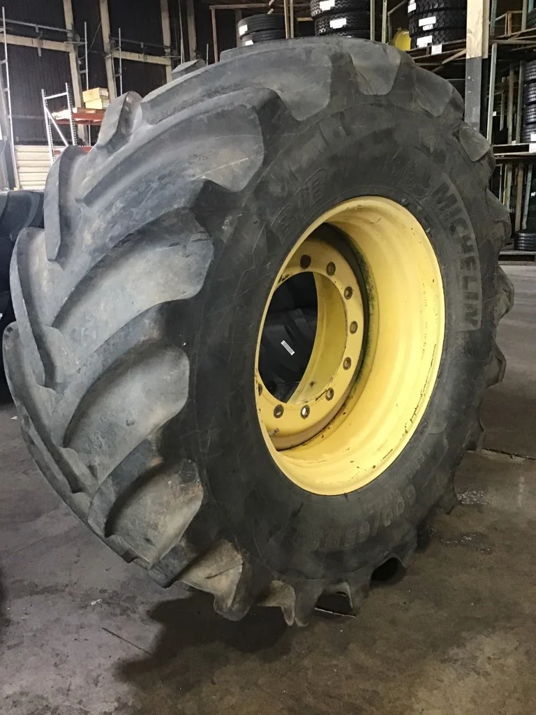Used 600/65R28 154D Michelin MachXbib TL R-1W 75-80% On 18 X 28 12-16.732-14.620 image 2