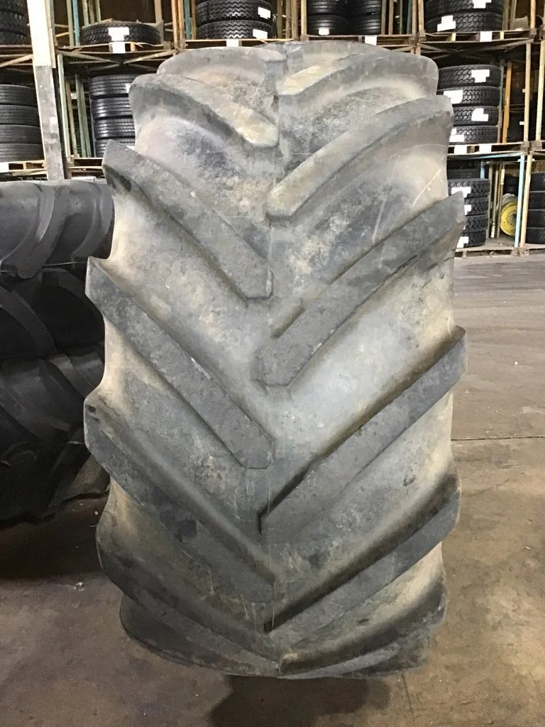 Used 600/65R28 154D Michelin MachXbib TL R-1W 75-80% On 18 X 28 12-16.732-14.620 image 3