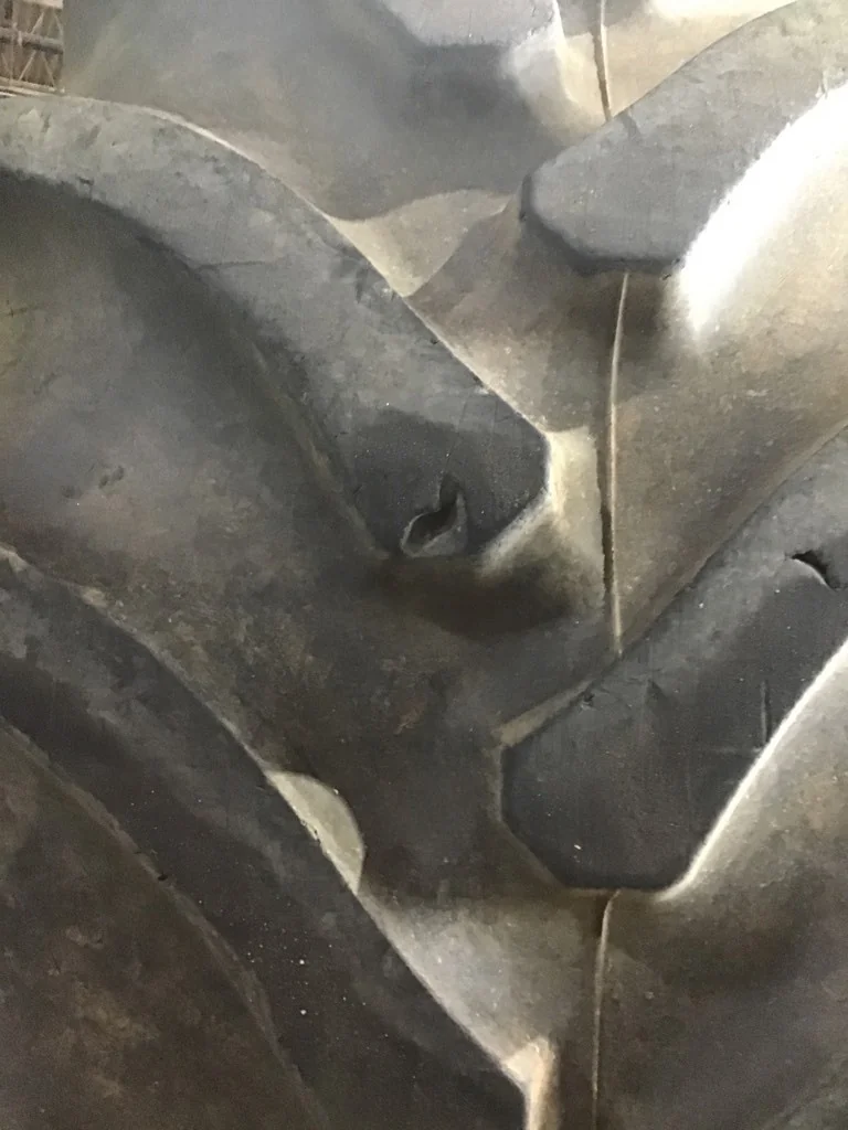 Used 600/65R28 147B Firestone Radial All Traction DT TL R-1W 70-75% on 18 X 28 12-16.732-14.620 image 3