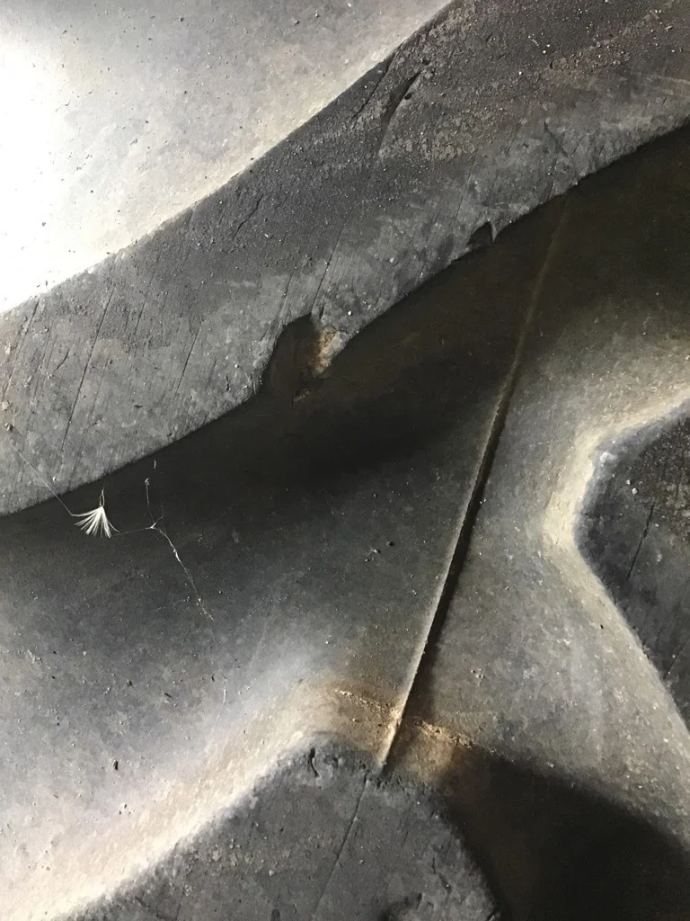 Used 600/65R28 147B Firestone Radial All Traction DT TL R-1W 70-75% on 18 X 28 12-16.732-14.620 image 4