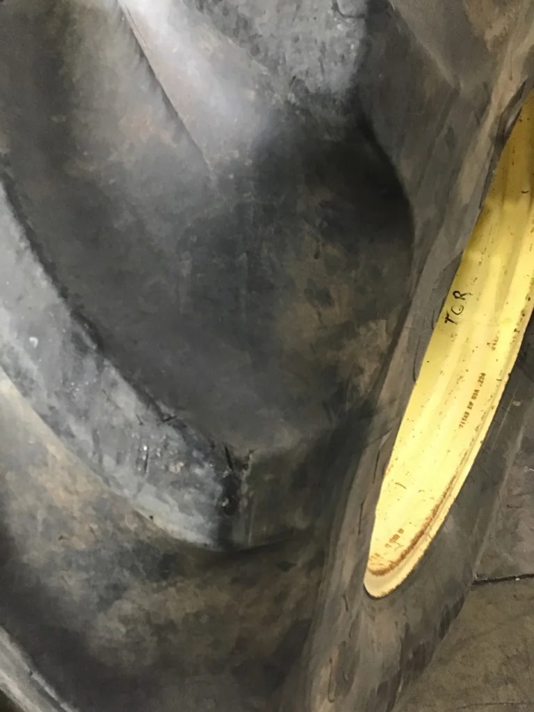 Used 600/65R28 147B Firestone Radial All Traction DT TL R-1W 70-75% on 18 X 28 12-16.732-14.620 image 5