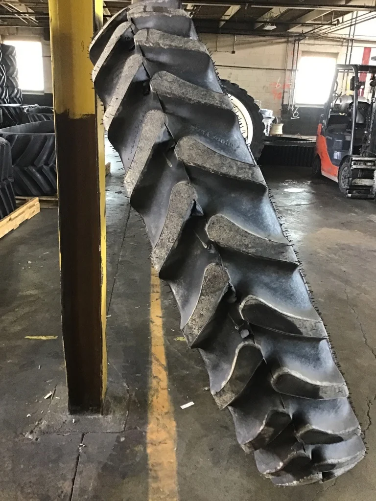 Take-Off VF320/90R50 169D Goodyear Ultra Sprayer TL R-1 95-100% on 10 X 50 10-14.57-12.42 Titan image 3