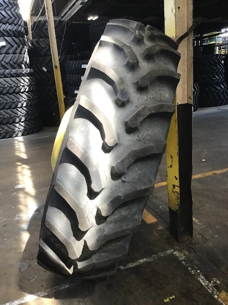 Used 520/85R42 157A8 Goodyear Ultratorque Radial DT712 TL R-1 85-90% on 18 X 42 20-13.189-10.50- image 3