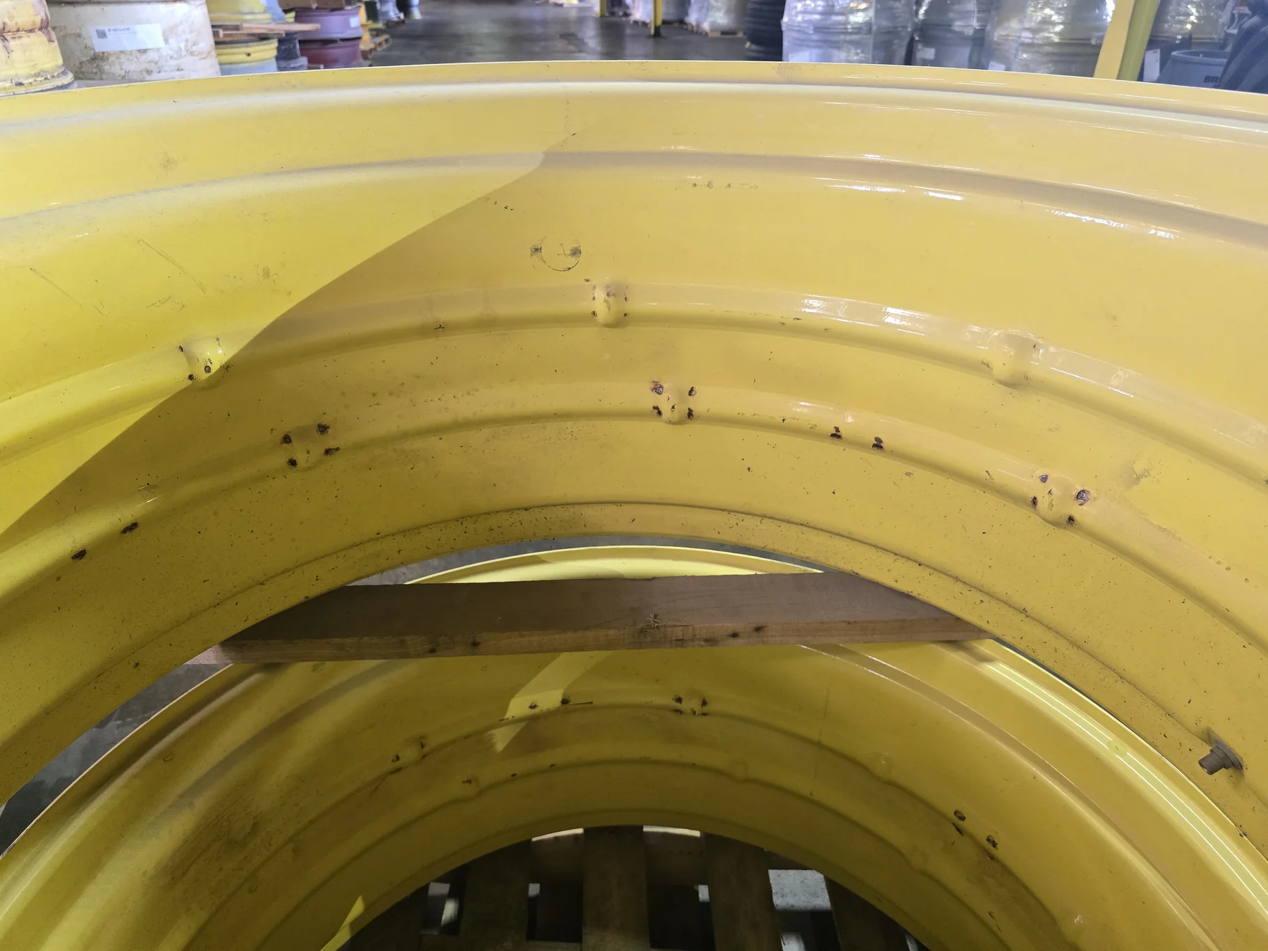Used 18 X 38 Titan Double Bevel Yellow Wheel image 3
