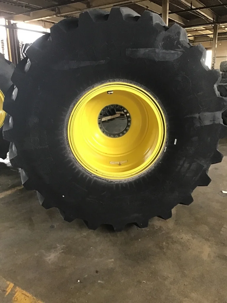 TAKE-OFF IF1250/50R32 CFO 201 B FIRESTONE DEEP TREAD 23 DEGREE TL R-1W 95-100% ON 44 X 32 image 2
