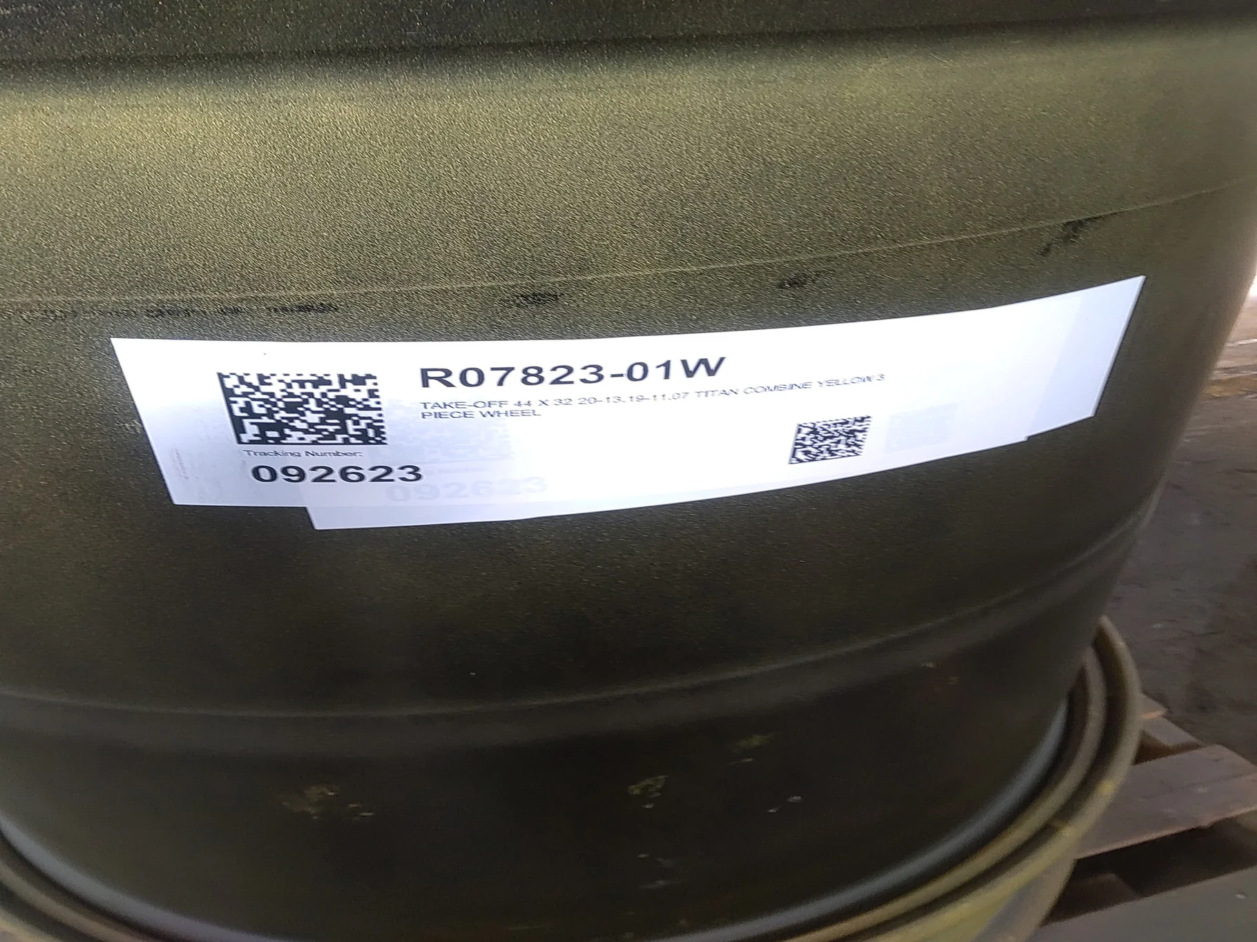 TAKE-OFF 44 X 32 20-13.19-11.07 TITAN COMBINE YELLOW 3 PIECE WHEEL image 3