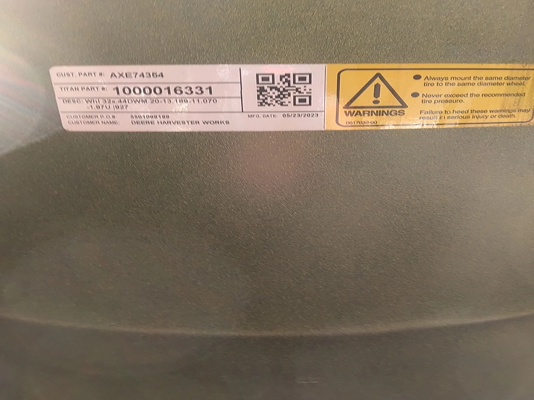 TAKE-OFF 44 X 32 20-13.19-11.07 TITAN COMBINE YELLOW 3 PIECE WHEEL image 4