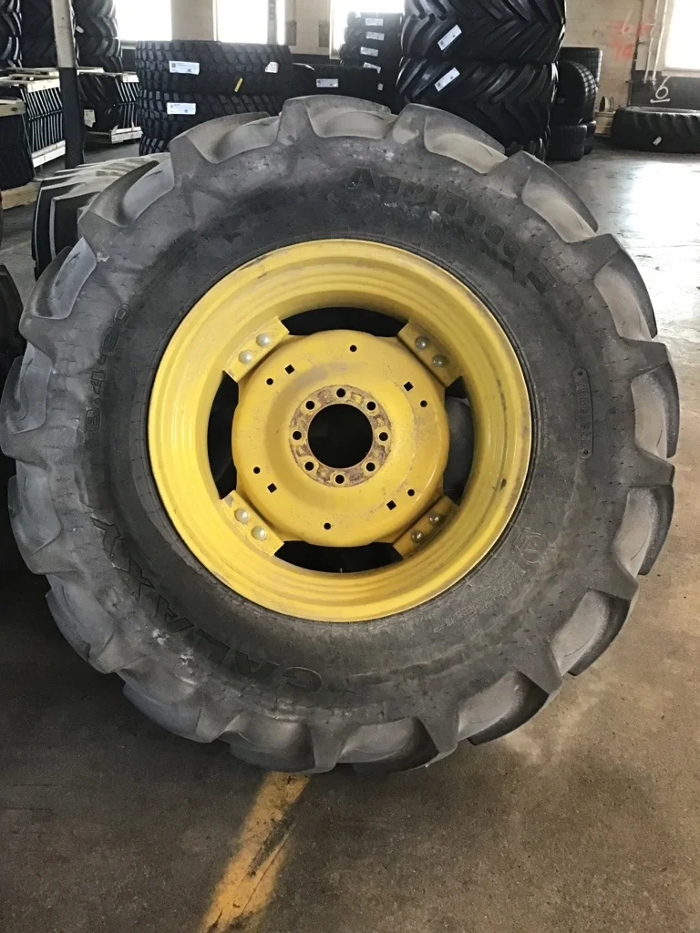 Used 18.4-30/8 139A6/135A8 Galaxy Agritrac 2 TL R-1W 85-90% on 15 X 30 8-8-6 GKN 4/2 Clamp Yellow