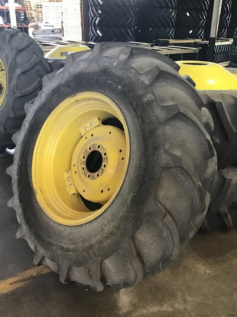 Used 18.4-30/8 139A6/135A8 Galaxy Agritrac 2 TL R-1W 85-90% on 15 X 30 8-8-6 GKN 4/2 Clamp Yellow image 2