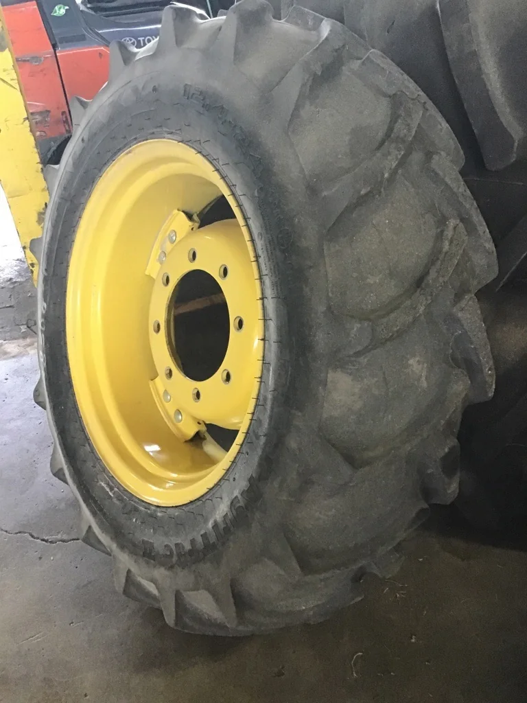Used 12.4-24/8 120A6/117A8 Galaxy Agritrac 2 TL R-1W 80-85% on 10 X 24 8-10.82-8.78 GKN 4/2 Clamp image 2
