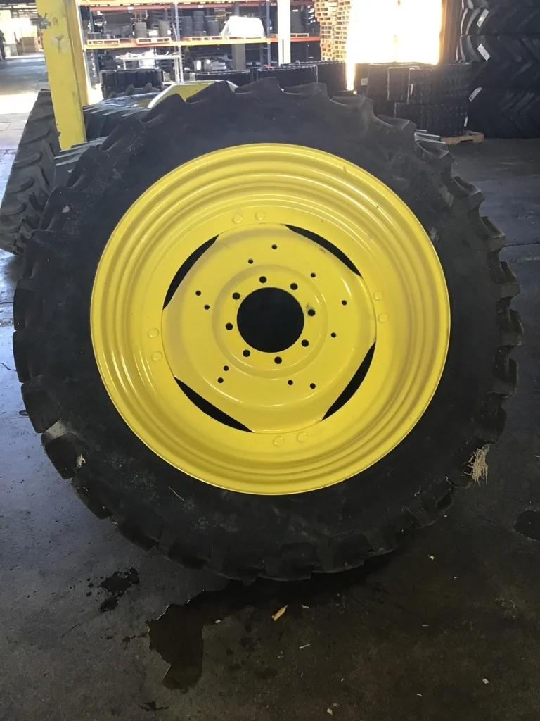 Take-Off 320/90R42 139A8 Firestone Radial 9000 TL R-1W 85-90% on 10 X 42 8-10.82-8.78 4/2 Rail