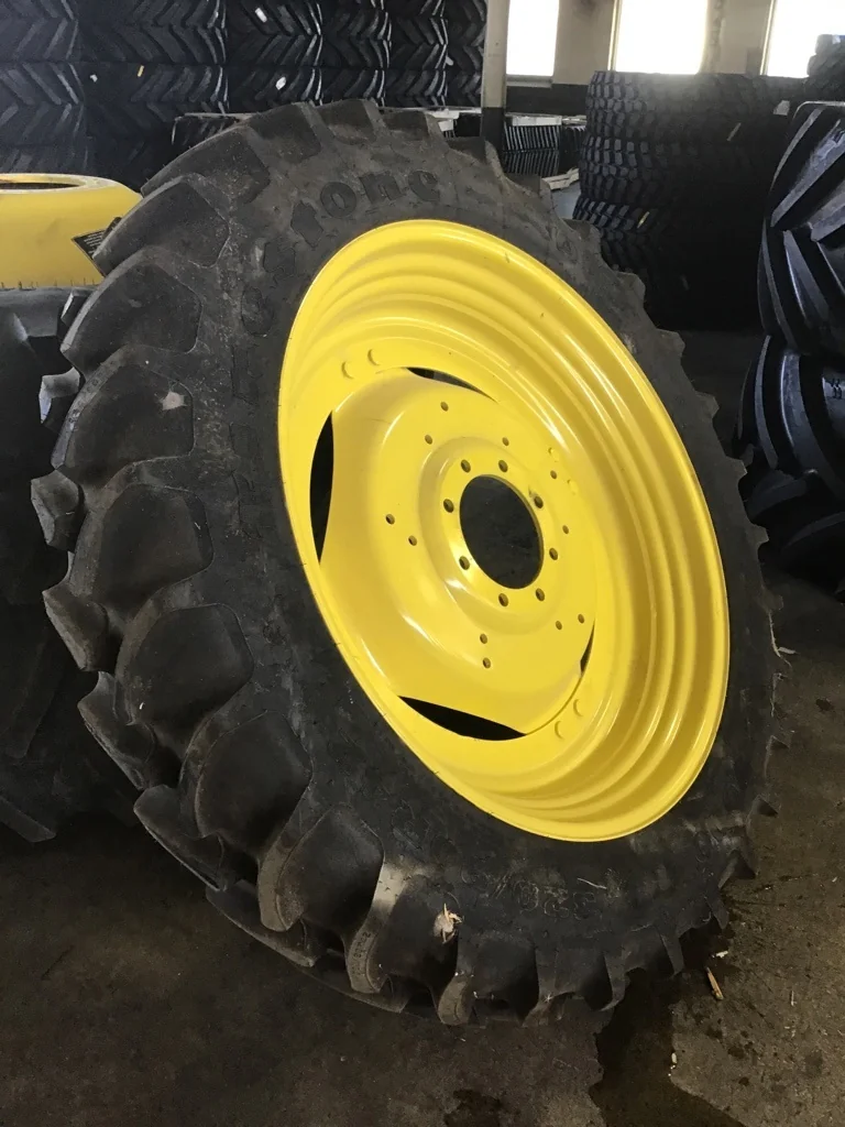 Take-Off 320/90R42 139A8 Firestone Radial 9000 TL R-1W 85-90% on 10 X 42 8-10.82-8.78 4/2 Rail image 2