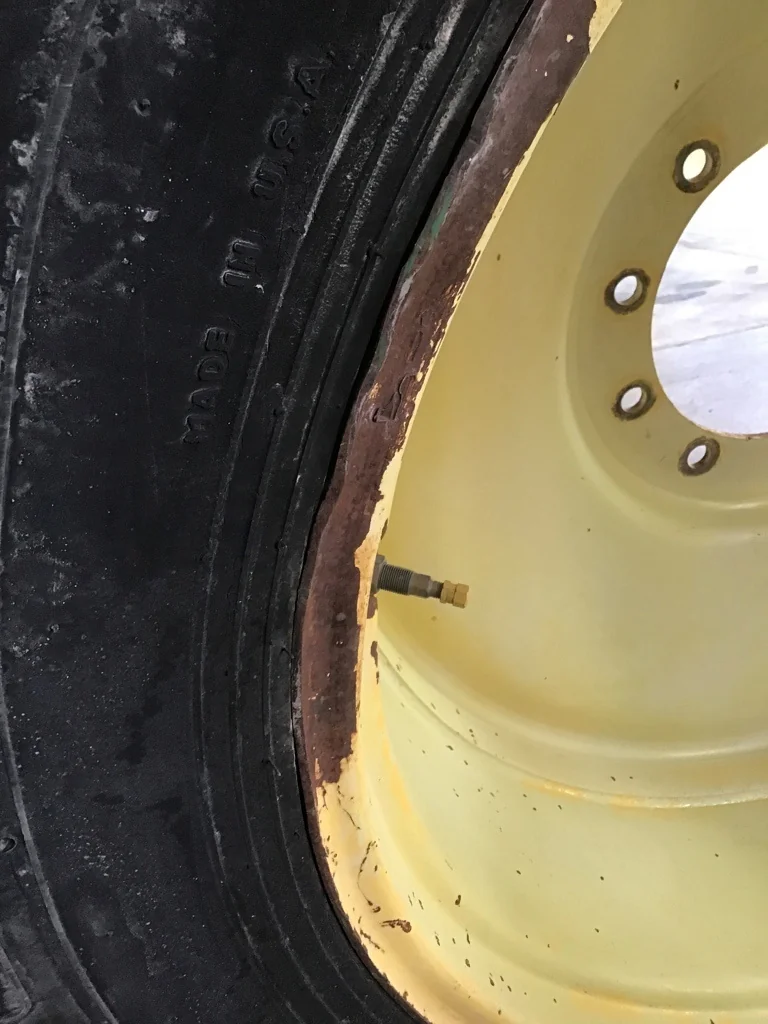 Used 18 X 38 10-13.19-11.07 Titan Dual Yellow Wheel image 8