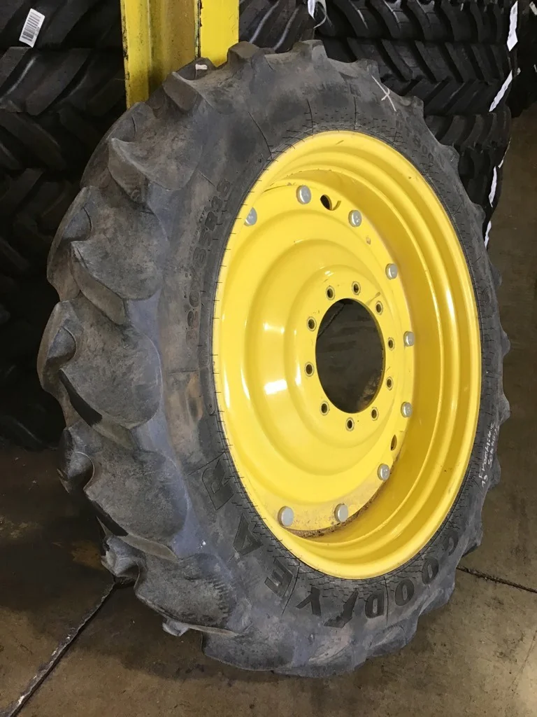 Used 320/85R38 143A8 Goodyear Super Traction DT800 TL R-1W 75-80% on 10 X 38 10-13.19-11.070 10 image 2