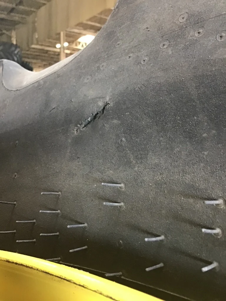 Used 320/90R54 149A8 Goodyear Super Traction DT800 TL R-1W 70-75% on 10 X 54 12-32.047-30.078 image 3