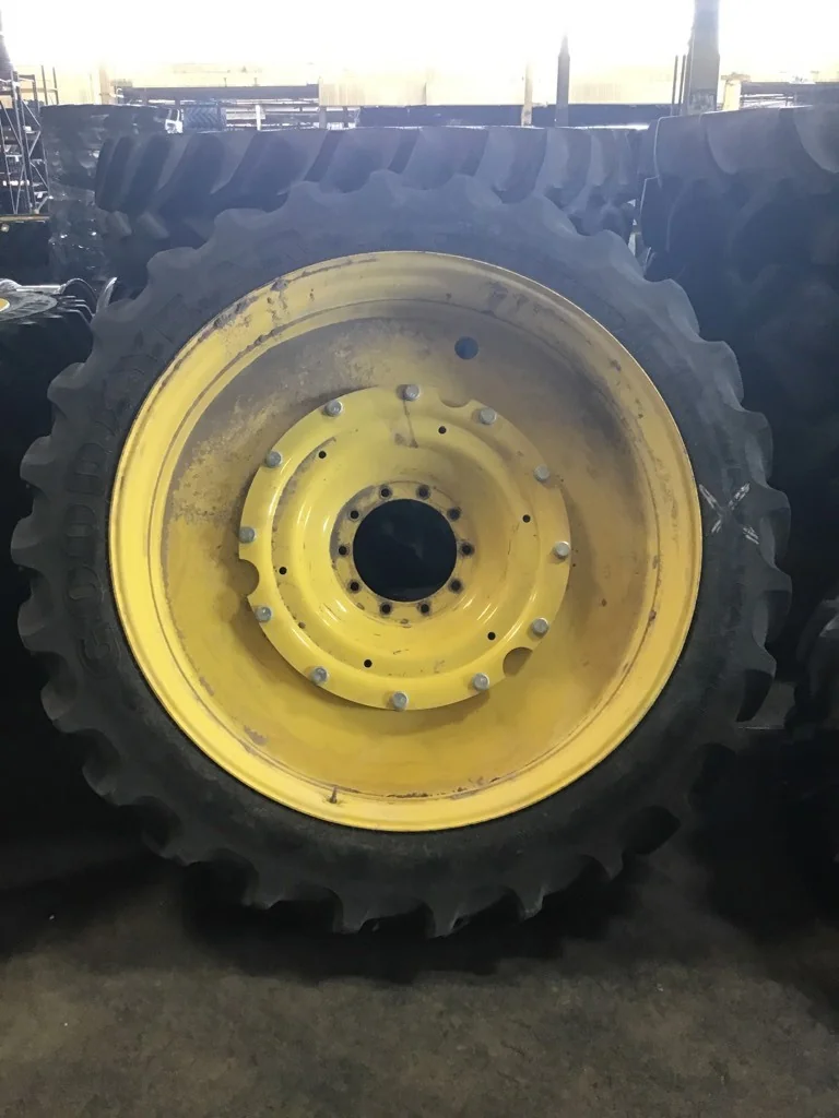 Used 320/90R54 149A8 Goodyear Super Traction DT800 TL R-1W 85-90% on 10 X 54 10-13.19-11.07