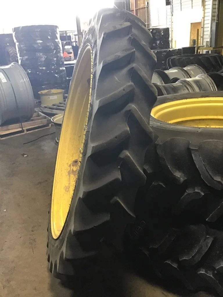 Used 320/90R54 149A8 Goodyear Super Traction DT800 TL R-1W 85-90% on 10 X 54 10-13.19-11.07 image 3