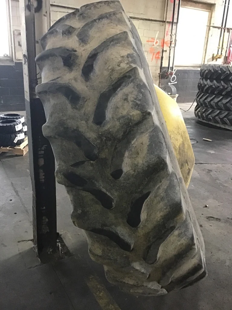 Used 520/85R42 157B Goodyear Ultratorque Radial DT712 TL R-1 75-80% on 18 X 42 10-13.18-11.09-14.4 image 3