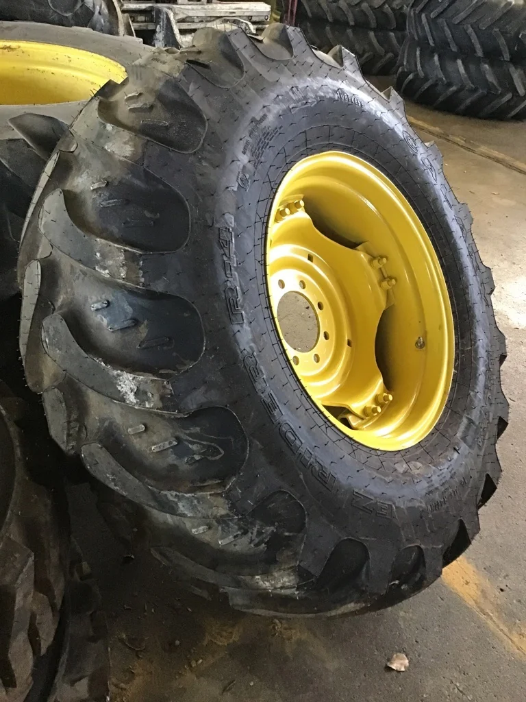 Take-Off 19.5L-24 10ply Galaxy EZ Rider TL R-4 95-100% on 15 X 24 8-8-6 4/2 Clamp Yellow Wheel w/ image 2