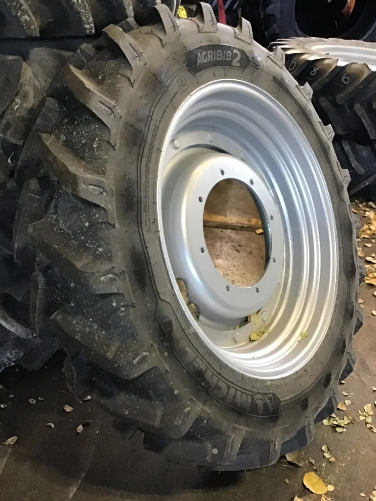 Take-Off 320/85R34 133A8 Michelin Agribib 2 TL R-1W 95-100% on 10 x 34 8-15.995-14.281 R & R Silver image 2