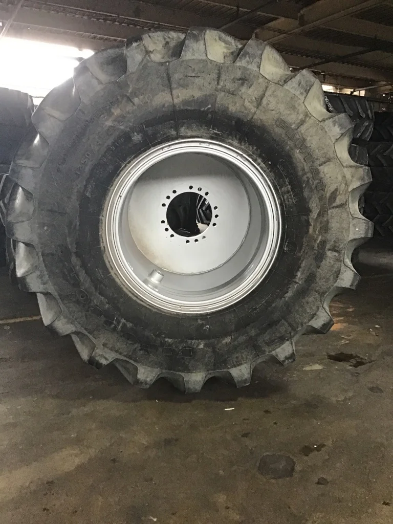 Used 76x50.00-32/16 Firestone Flotation 23 DT Logger TL HF-3 90-95% on 42 X 32 15-13.19-11.07