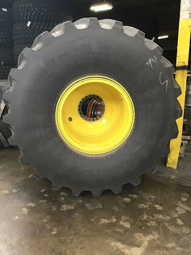 Take IF1250/50R32 Take-Off Firestone DT23 TL R-1W 95-100% on 44 X 32 20-13.19-11.07 Combine Yellow