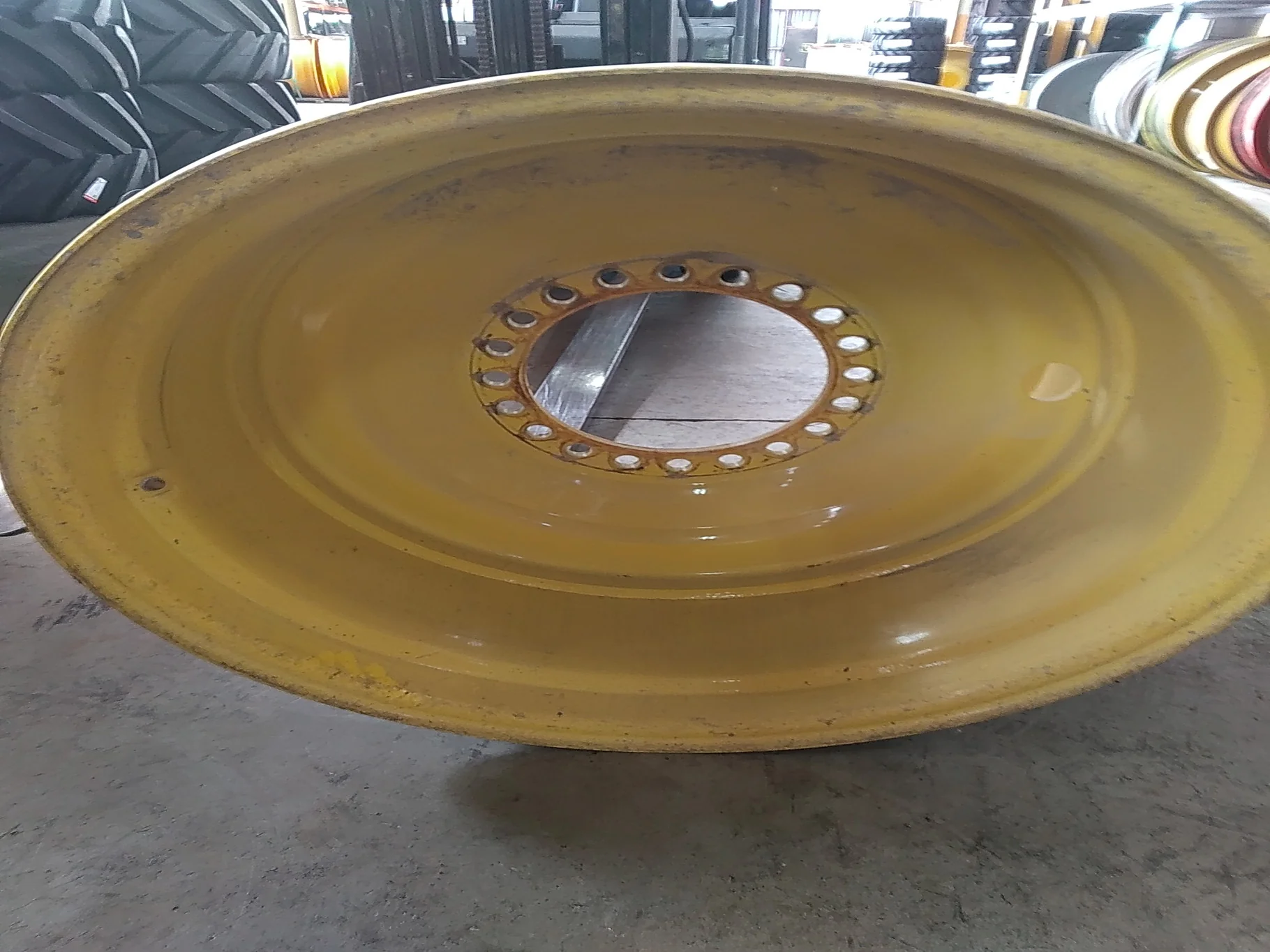 Used 27 X 32 20-13.19-11.07 Titan Combine Yellow Wheel image 2