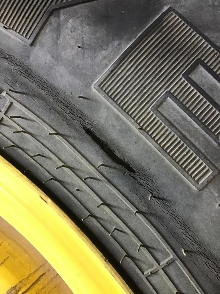 Used 620/70R46 167A8 Goodyear Super Traction Radial DT820 TL R-1 70-75% On 20 X 46 12-32.047-30.078 image 6