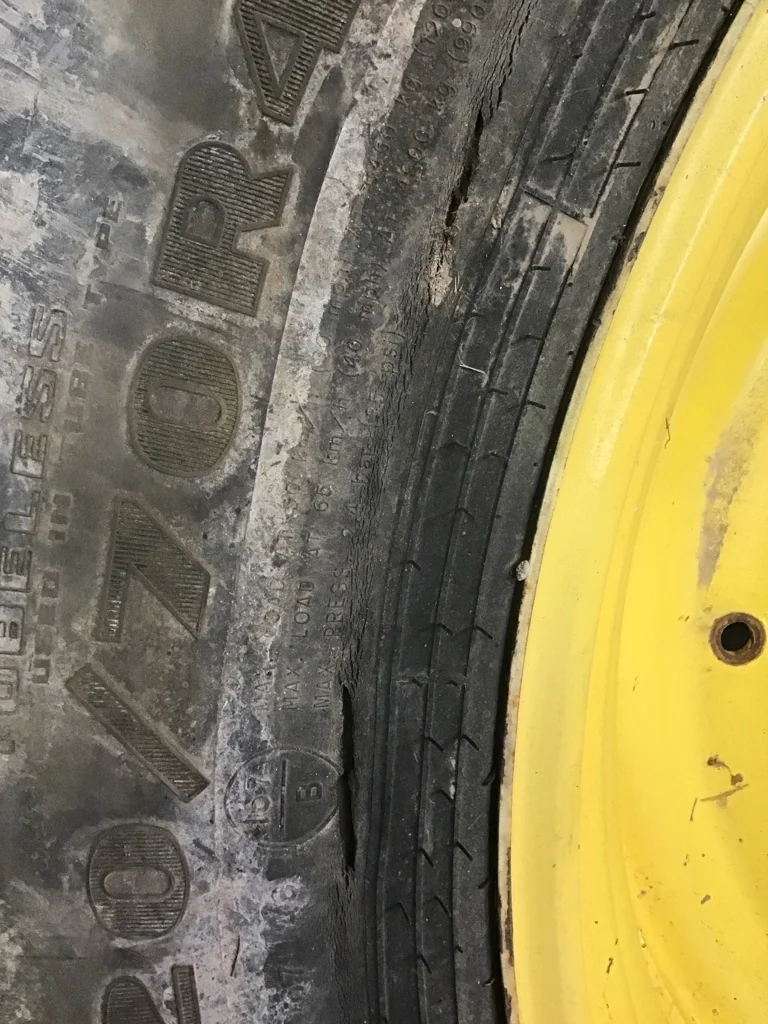 Used 620/70R46 167A8 Goodyear Super Traction Radial DT820 TL R-1 70-75% On 20 X 46 12-32.047-30.078 image 7