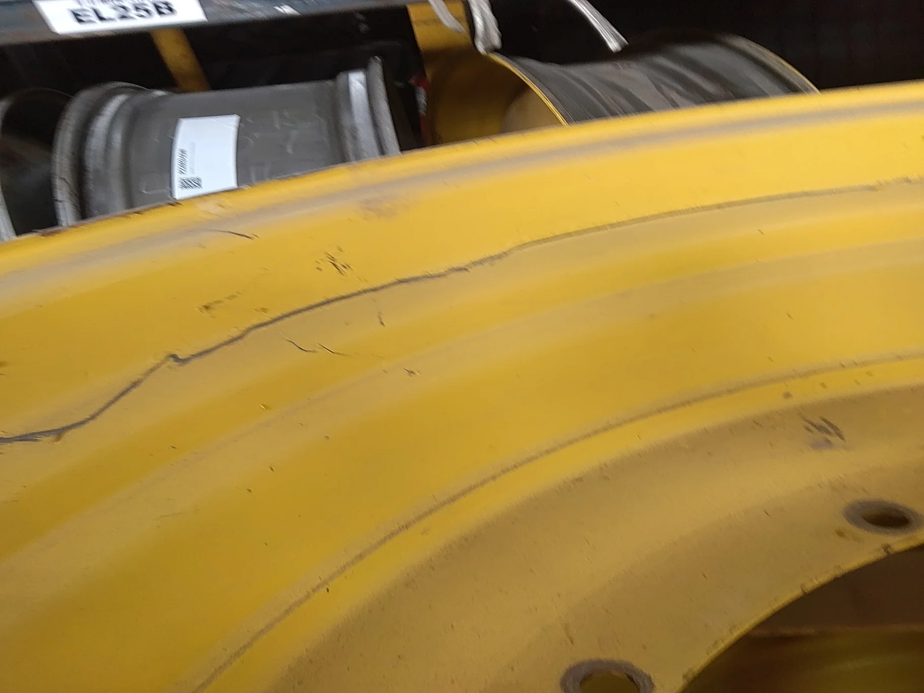 Used 20 X 46 12-32.047-30.078 Rim & Rail Yellow Wheel image 2