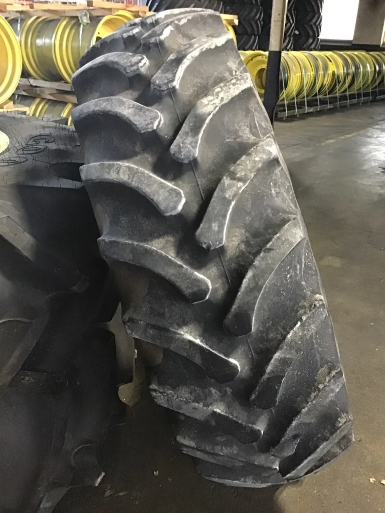 Used 420/90R30 142A8 Firestone Radial All Traction FWD TL R-1 75-80% on 15 X 30 12-16.732-14.620 image 3